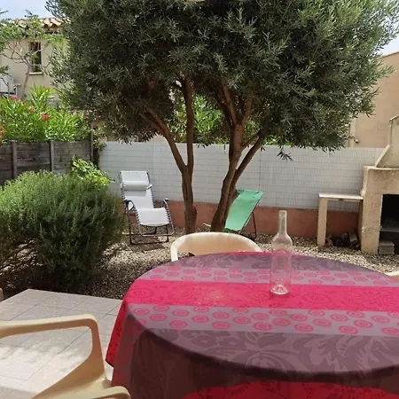 3 Pieces, 6 Couchages Avec Terrasse Et Parking Prive, Proche De La A - Fr-1-326-697 * Marseillan (Herault)