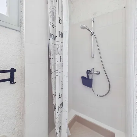 Apartmán 3 Pieces, 6 Couchages Avec Terrasse Et Parking Prive, Proche De La A - Fr-1-326-697