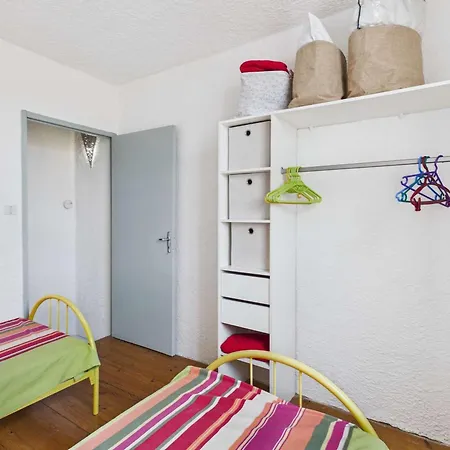 Apartmán 3 Pieces, 6 Couchages Avec Terrasse Et Parking Prive, Proche De La A - Fr-1-326-697 *