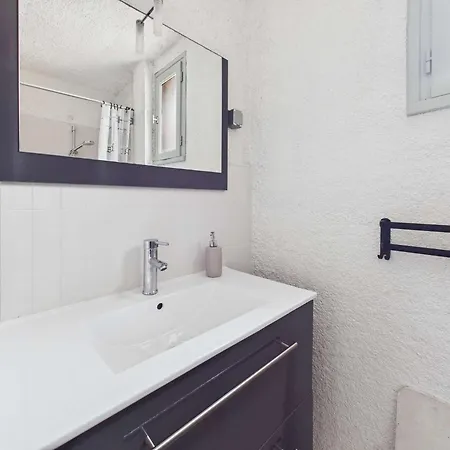 3 Pieces, 6 Couchages Avec Terrasse Et Parking Prive, Proche De La A - Fr-1-326-697 Apartmán
