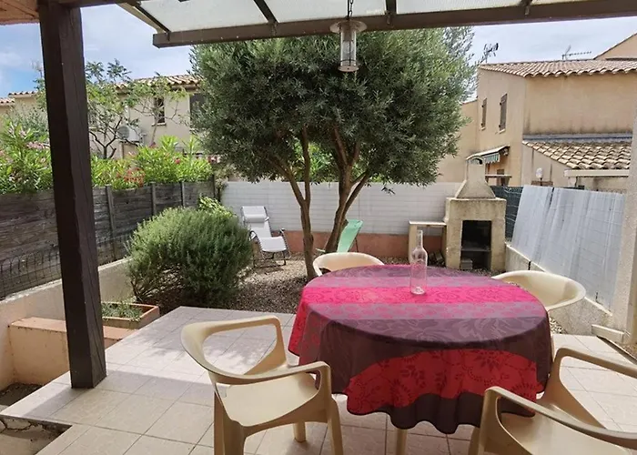 3 Pieces, 6 Couchages Avec Terrasse Et Parking Prive, Proche De La A - Fr-1-326-697
