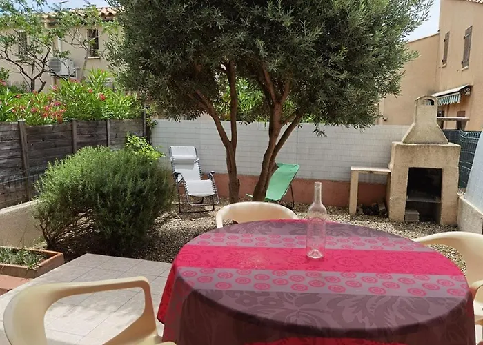 3 Pieces, 6 Couchages Avec Terrasse Et Parking Prive, Proche De La A - Fr-1-326-697 * Marseillan (Herault)